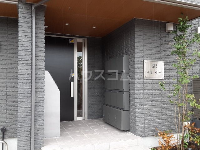 26/28 エントランス