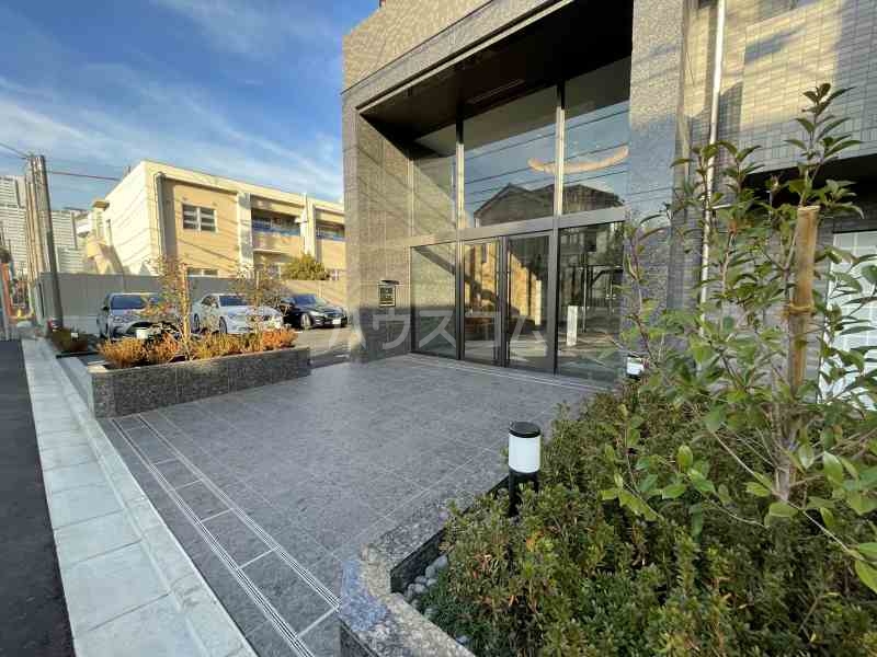 21/30 エントランス