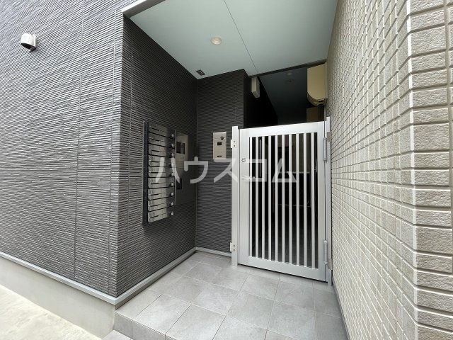 13/17 エントランス