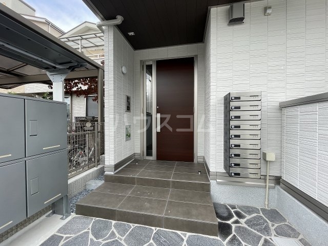 23/26 エントランス