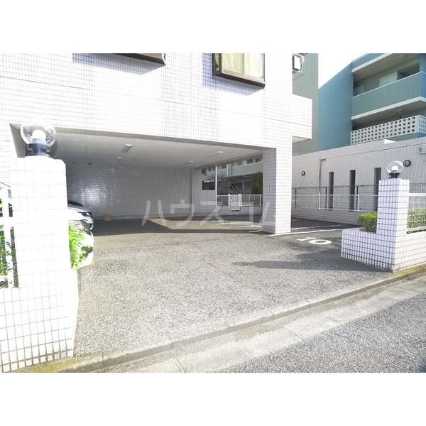 17/27 駐車場
