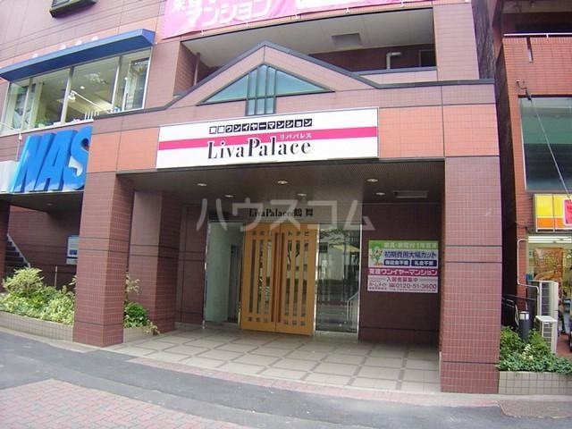 24/27 エントランス