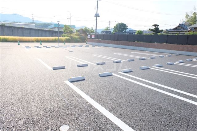 2/5 駐車場