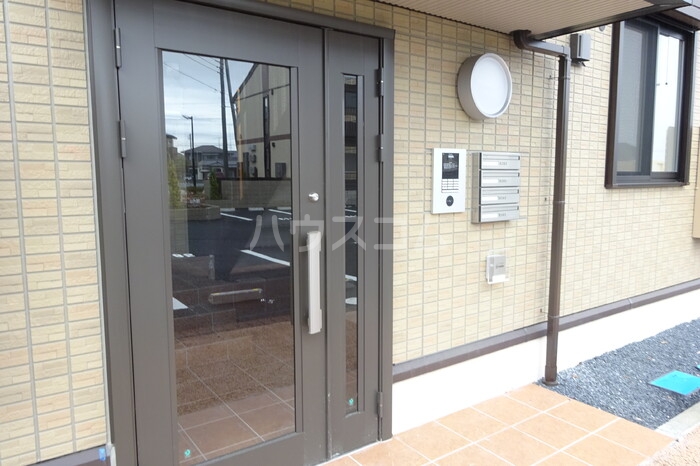 16/21 エントランス