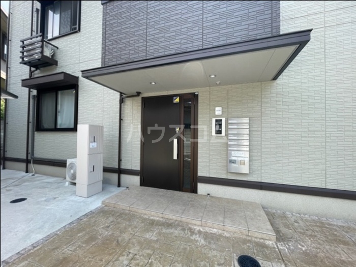 15/22 エントランス