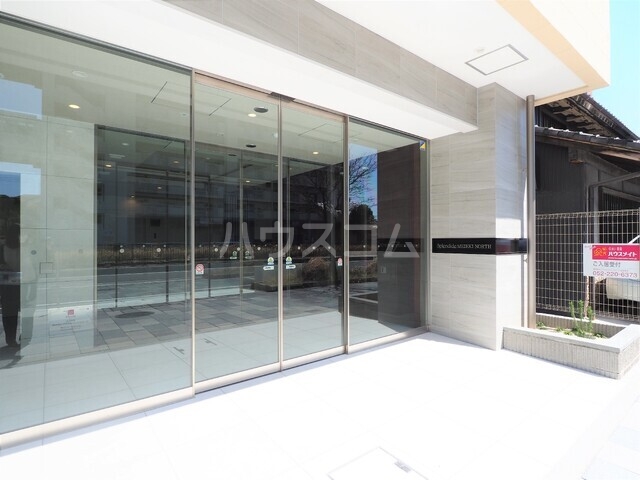 17/19 エントランス