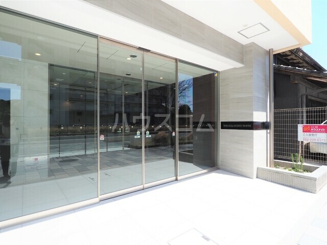 15/17 エントランス