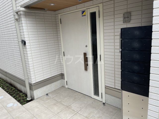 22/23 エントランス