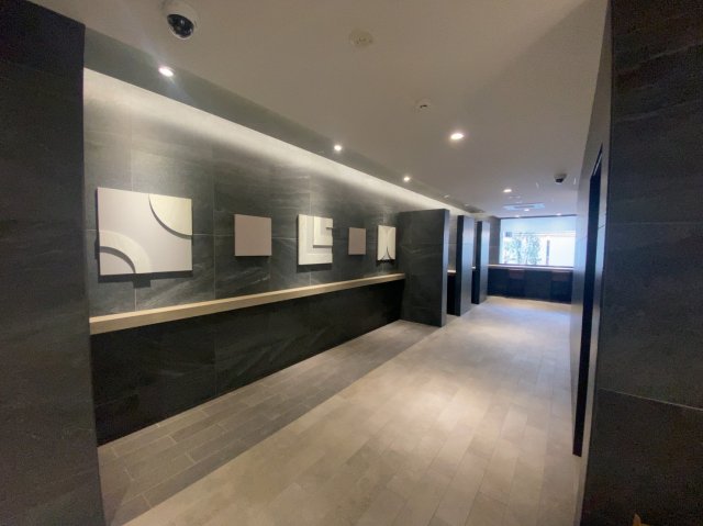 23/30 エントランス