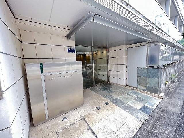 28/30 エントランス