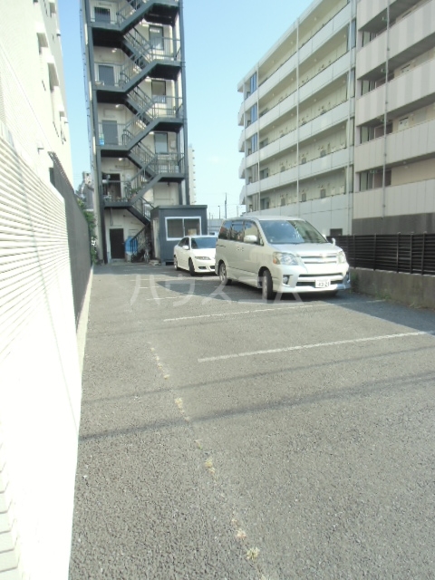 22/30 駐車場