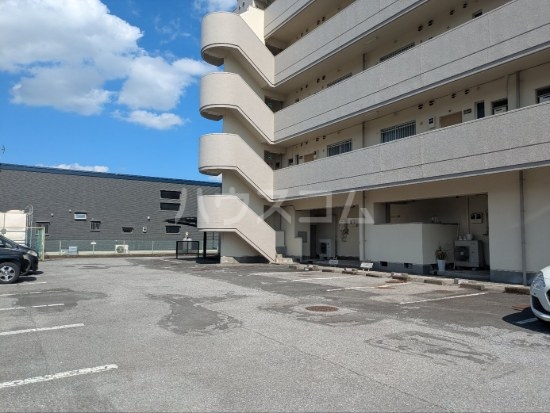 19/26 駐車場