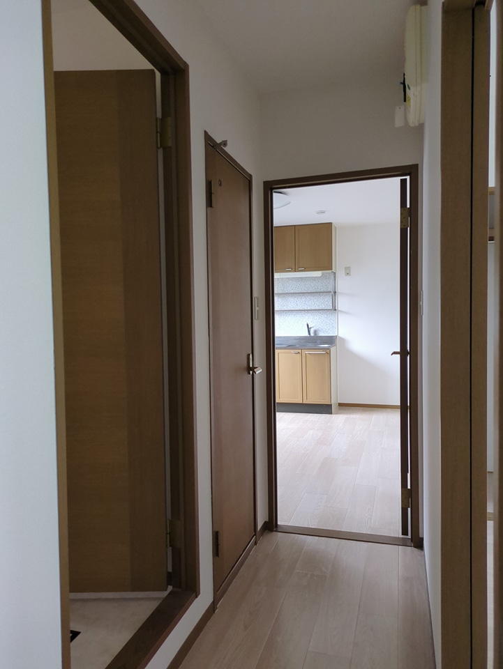 23/27 エントランス