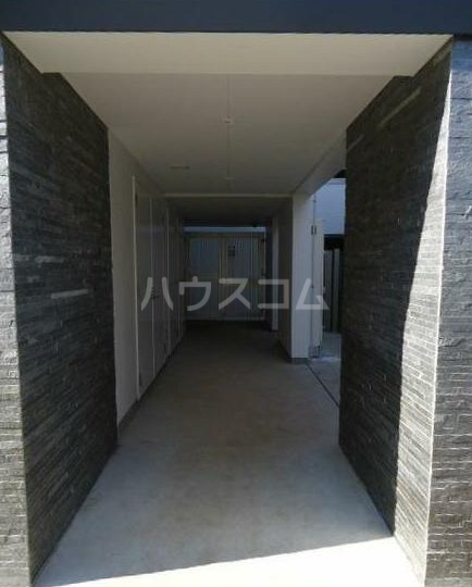 24/30 エントランス