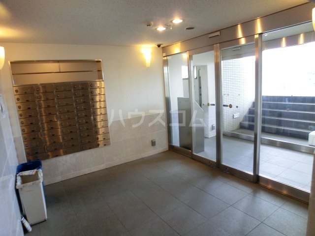 22/30 エントランス