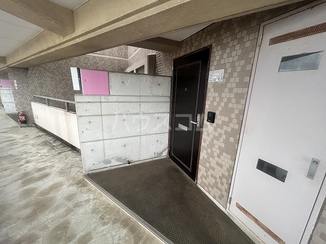 14/30 玄関