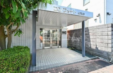 26/30 エントランス