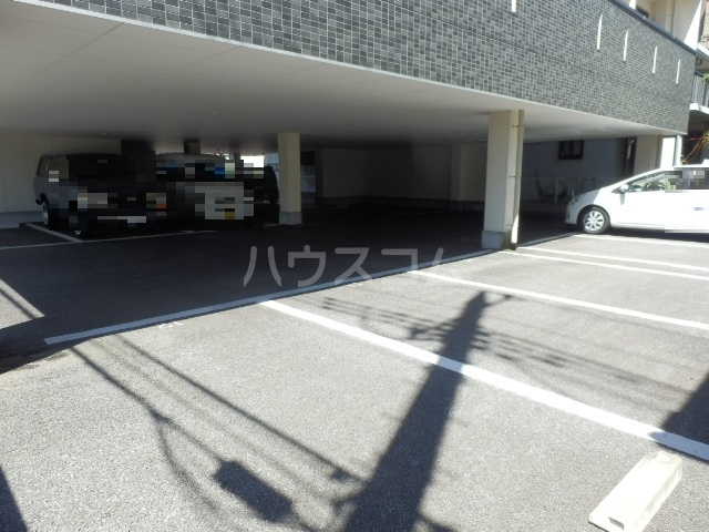22/30 駐車場