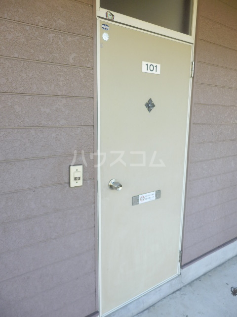 13/22 エントランス