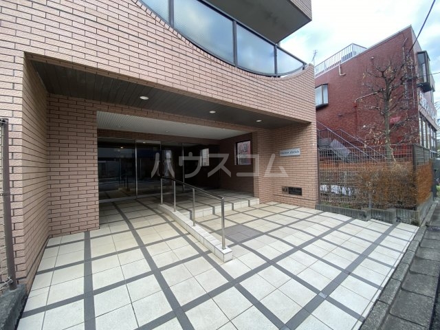 25/30 エントランス