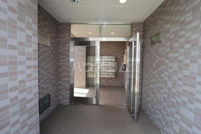 17/19 エントランス