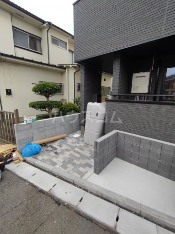 21/30 エントランス