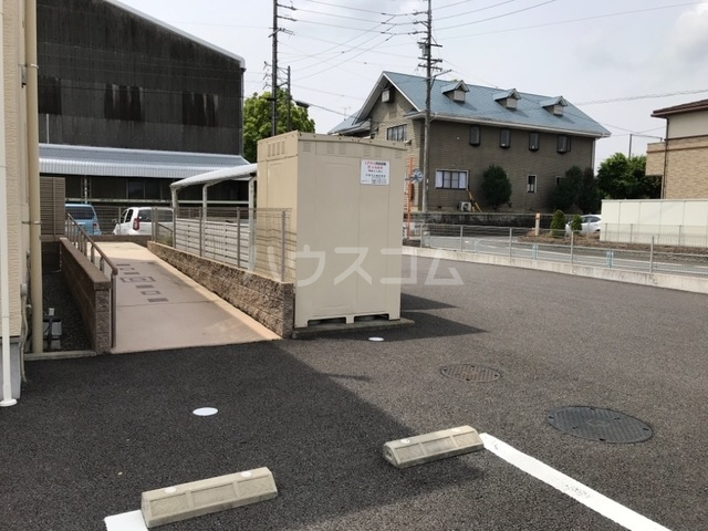 2/3 駐車場