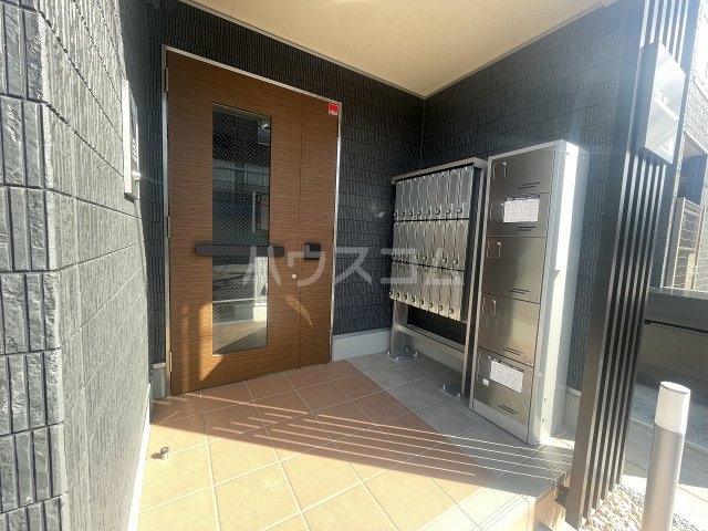 25/30 エントランス