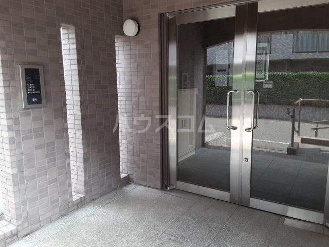 2/3 エントランス