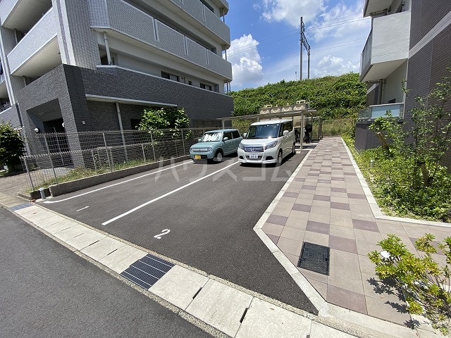 28/30 駐車場