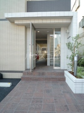 17/20 エントランス