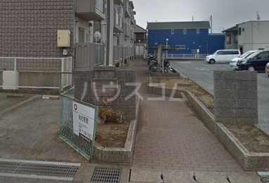 16/22 エントランス