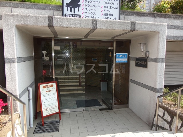 19/25 エントランス