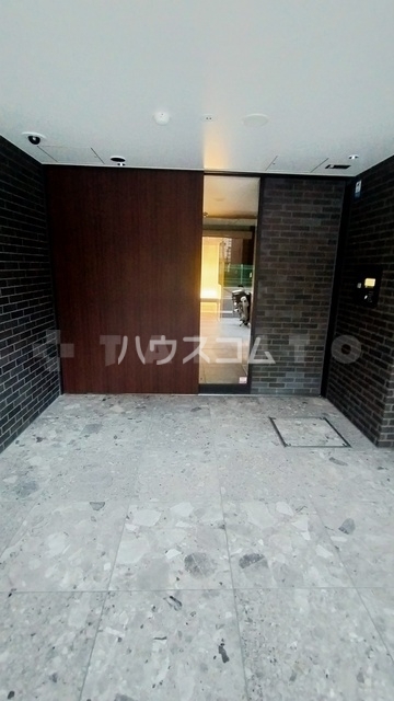 19/29 エントランス