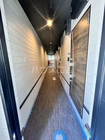 20/23 エントランス