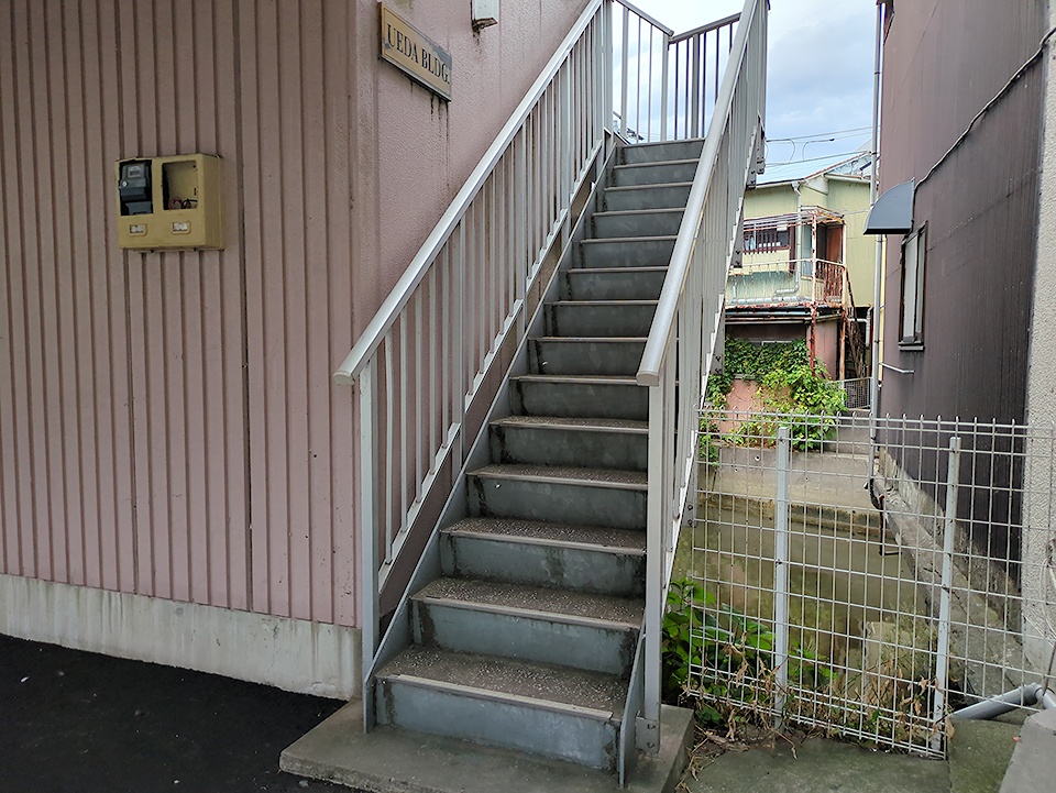 21/23 エントランス