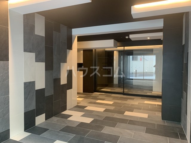 20/30 エントランス