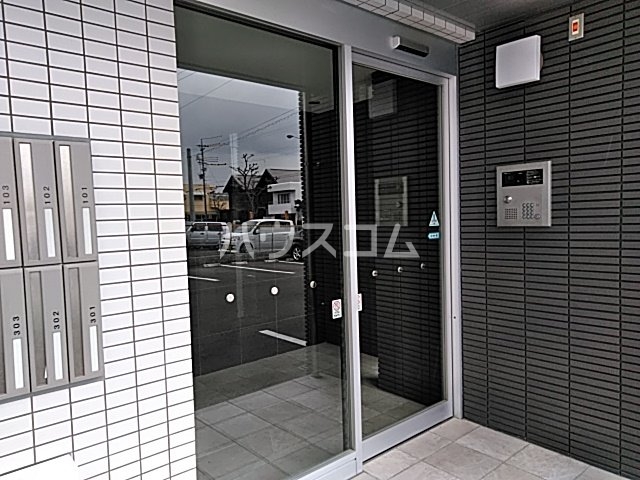 21/27 エントランス