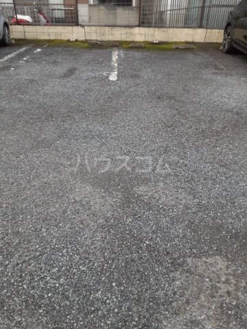 23/30 駐車場