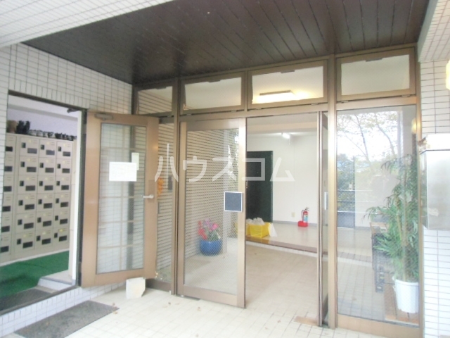 19/25 エントランス