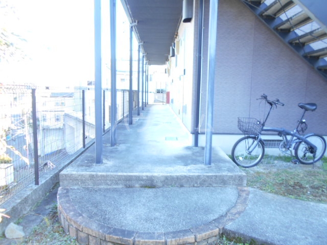 25/30 エントランス