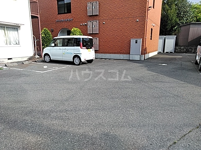 22/30 駐車場