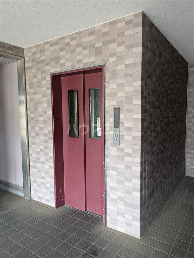 20/26 エントランス