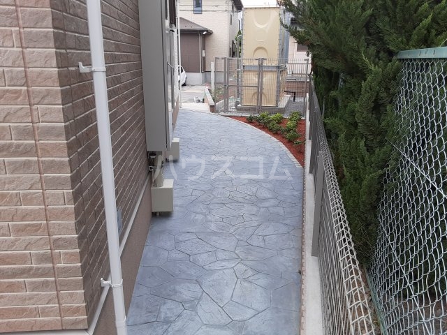 24/30 エントランス