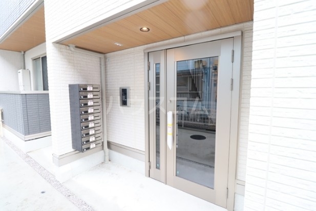 19/23 エントランス