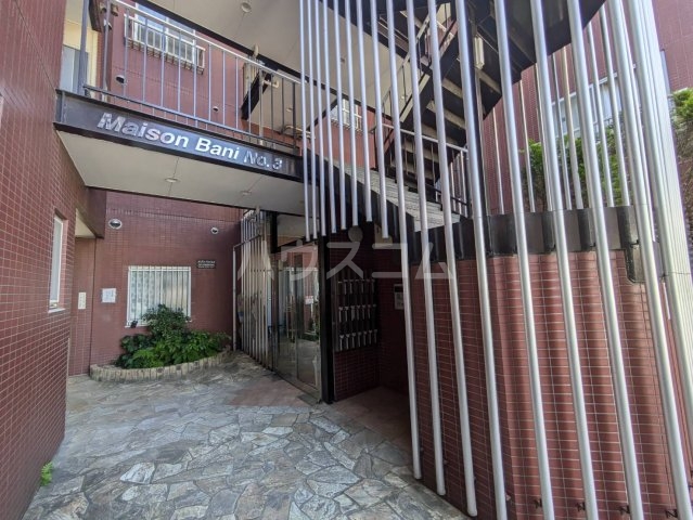 25/30 エントランス