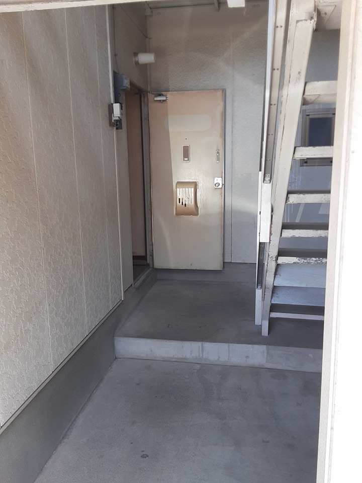 21/29 エントランス