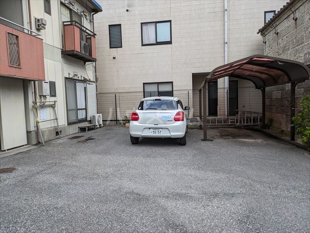 22/30 駐車場
