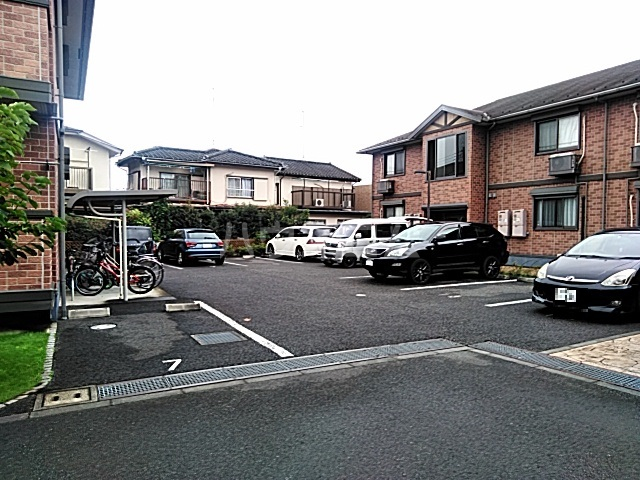 28/30 駐車場