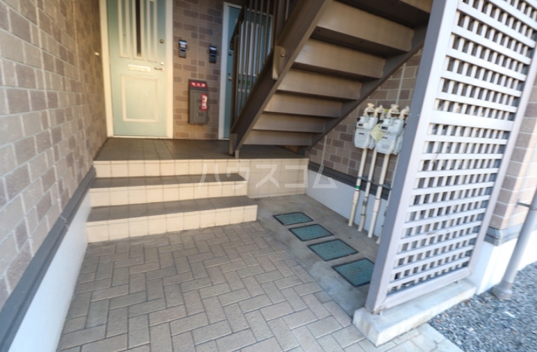 16/26 エントランス